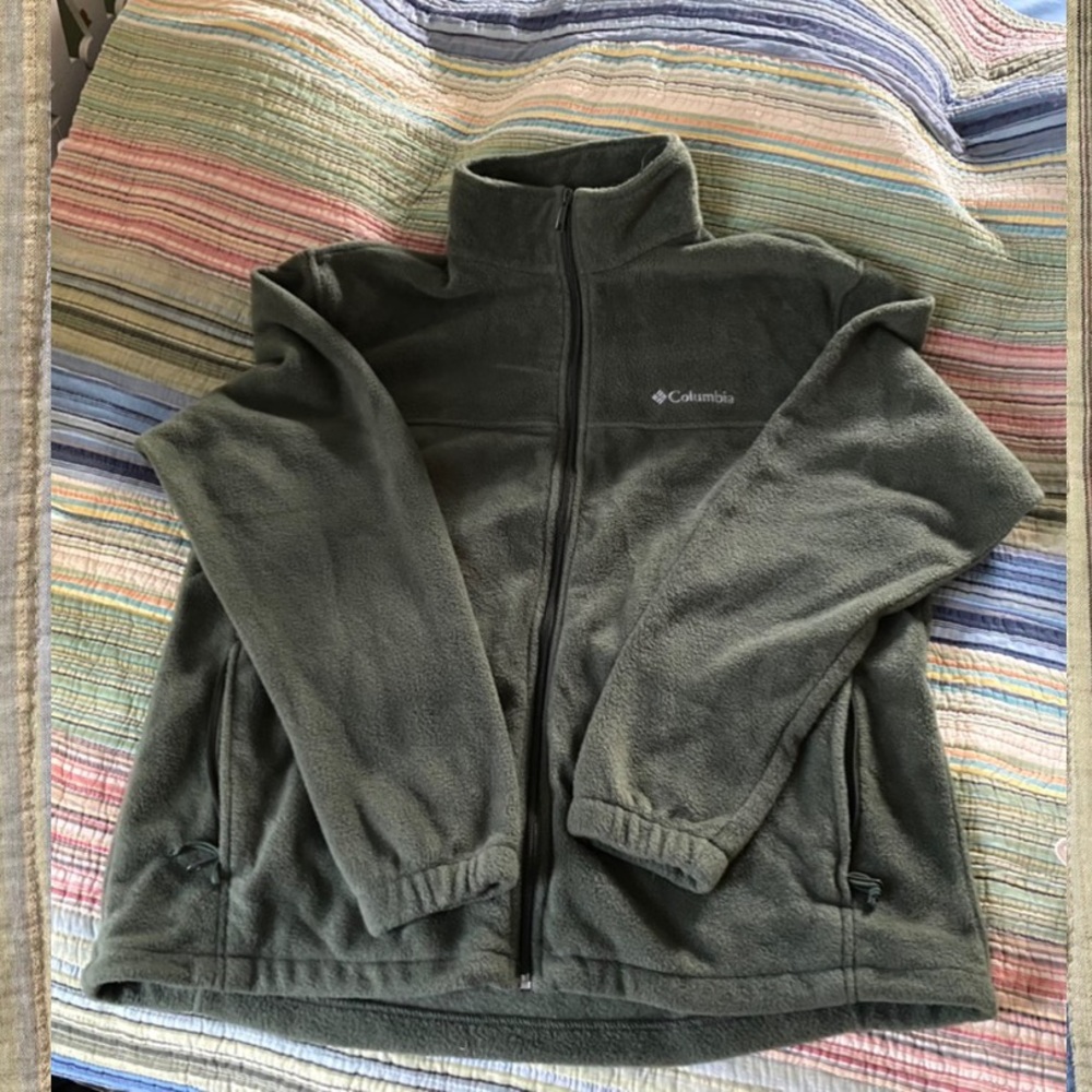 Men’s XL Columbia fleece.